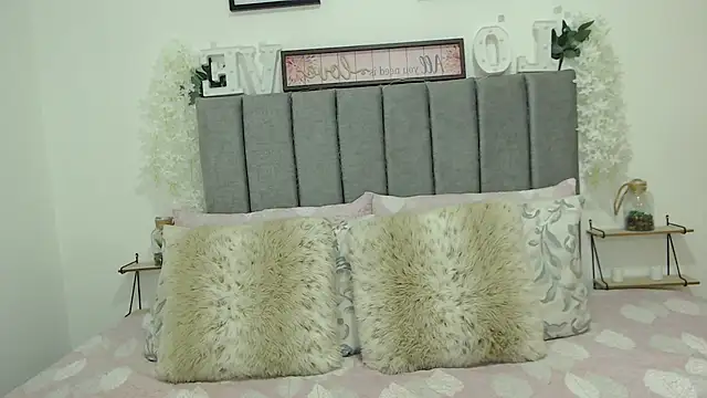 OliviaValentti online show from 03-26-26, 01:26