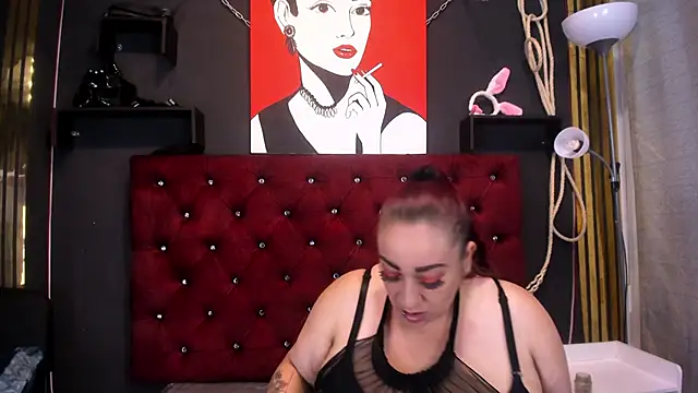 Snapshot of Sarah__Moonx chatting on 05-14-26, 08:06 Sarah Moonx online show from 05-14-26, 08:06
