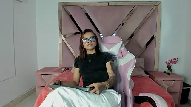 Angell cherryht online show from 06-26-26, 08:47