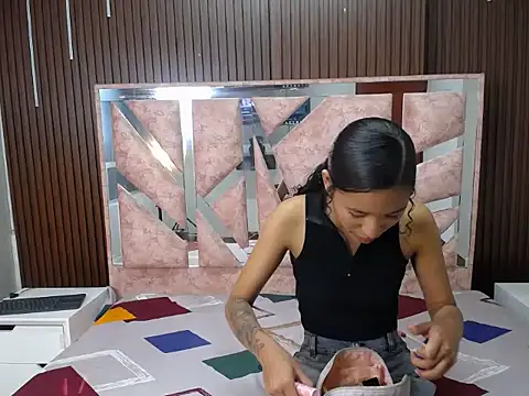 skiaracl202 online show from 03-08-26, 02:59