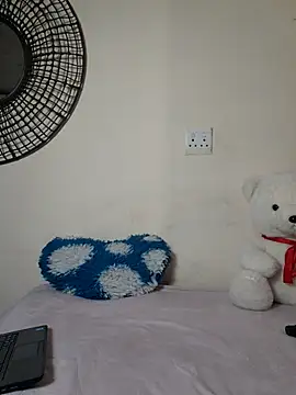 peachyxoxo22e online show from 03-20-26, 08:04