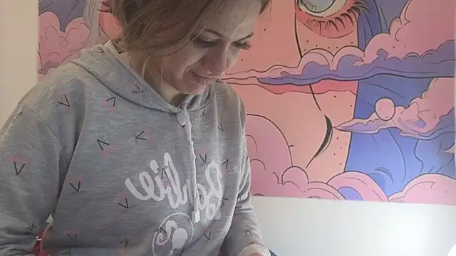 Snapshot of Caroline_hernandes chatting on 06-19-26, 01:28 Caroline hernandes online show from 06-19-26, 01:28