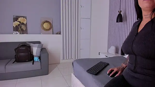 ManuelaMontes  online show from 04-15-26, 11:38