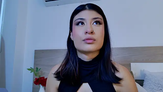 Snapshot of DaphneWayne chatting on 05-21-26, 07:44 DaphneWayne online show from 05-21-26, 07:44