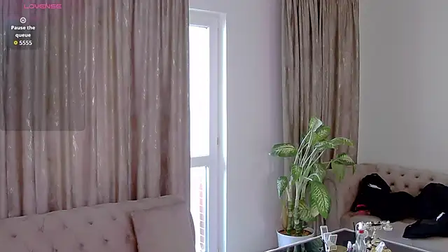 NataliePierce online show from 04-05-26, 12:12