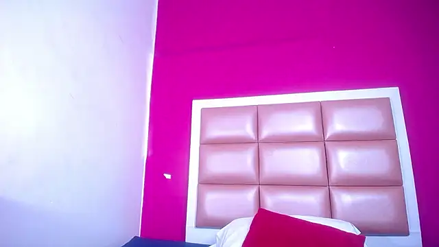 Snapshot of secrett_whore18 chatting on 03-04-26, 06:37 secrett whore18 online show from 03-04-26, 06:37