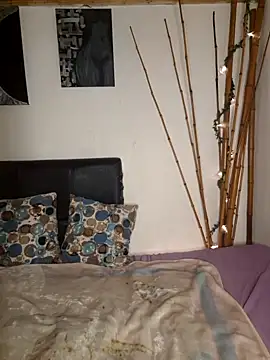 xanthenyx  online show from 04-12-26, 04:05