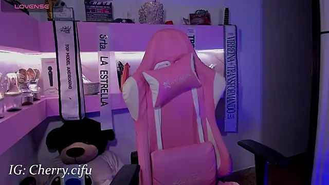 CherrySeraphine1 online show from 04-14-26, 06:51