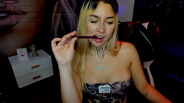 Tamaraa velez online show from 04-07-26, 02:08