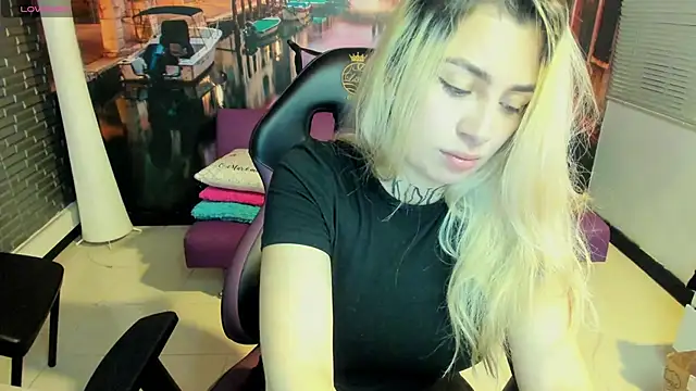 Tamaraa velez online show from 03-26-26, 09:24