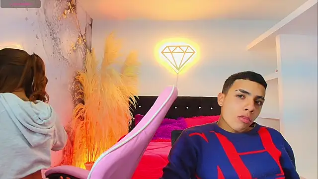 Ariatna Andy online show from 04-11-26, 08:45