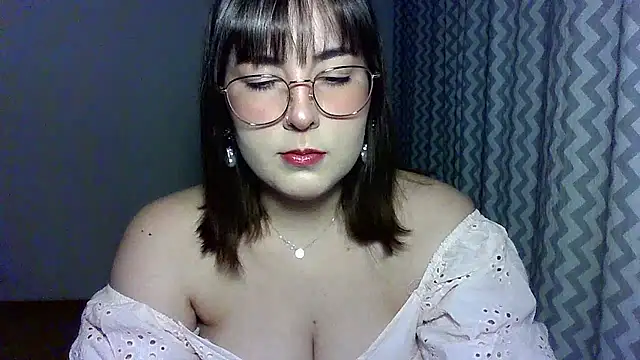 Snapshot of ClaraHard chatting on 07-05-26, 07:10 ClaraHard online show from 07-05-26, 07:10