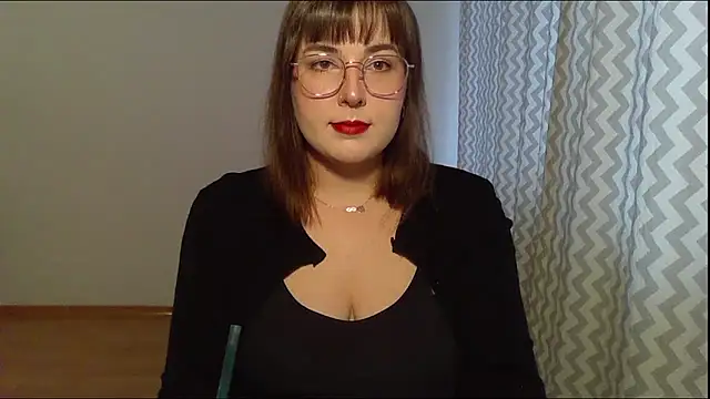 Snapshot of ClaraHard chatting on 06-15-26, 05:45 ClaraHard online show from 06-15-26, 05:45