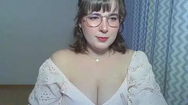 Snapshot of ClaraHard chatting on 06-16-26, 06:52 ClaraHard online show from 06-16-26, 06:52