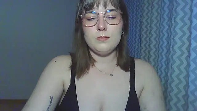 Snapshot of ClaraHard chatting on 06-22-26, 06:49 ClaraHard online show from 06-22-26, 06:49