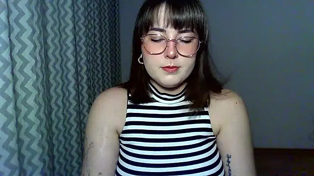 Snapshot of ClaraHard chatting on 07-04-26, 08:24 ClaraHard online show from 07-04-26, 08:24