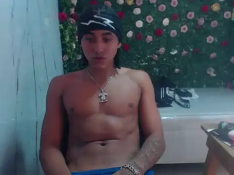 Snapshot of taylor_bigdick18 chatting on 03-04-26, 04:31 taylor bigdick18 online show from 03-04-26, 04:31