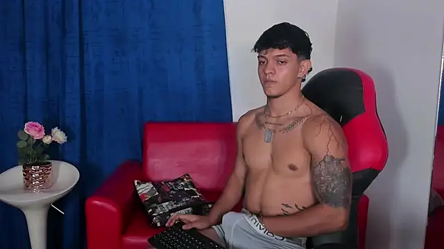 Snapshot of Noah_brown_2 chatting on 03-04-26, 04:31 Noah brown 2 online show from 03-04-26, 04:31