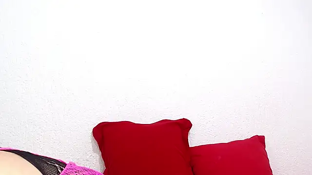 sexxylatinx1 online show from 06-06-26, 02:11