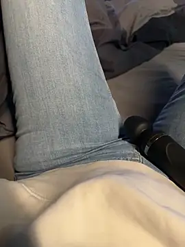 Snapshot of aleexii_s chatting on 03-04-26, 07:21 aleexii s online show from 03-04-26, 07:21