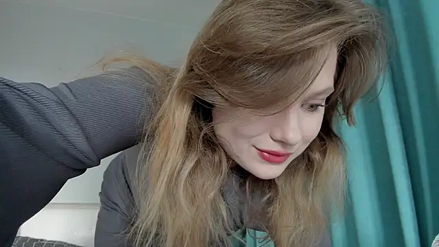 Snapshot of JennyHardy chatting on 05-24-26, 01:22 JennyHardy online show from 05-24-26, 01:22