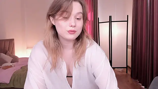 Snapshot of JennyHardy chatting on 04-24-26, 01:13 JennyHardy online show from 04-24-26, 01:13
