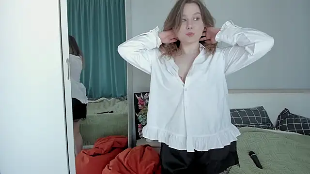 Snapshot of JennyHardy chatting on 06-06-26, 01:27 JennyHardy online show from 06-06-26, 01:27