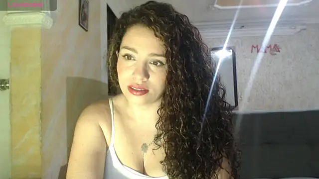 Snapshot of melany_montenegro chatting on 06-11-26, 06:43 melany montenegro online show from 06-11-26, 06:43