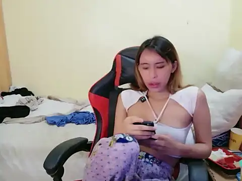 celest yummy online show from 05-17-26, 02:33