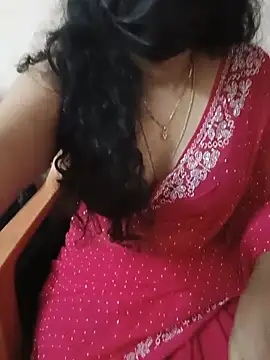 Snapshot of Sunitha28 chatting on 05-19-26, 05:31 Sunitha28 online show from 05-19-26, 05:31