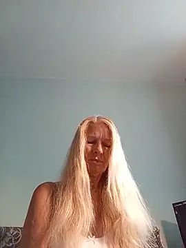 ViktoriaSexi1 online show from 06-13-26, 04:32