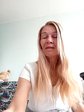 ViktoriaSexi1 online show from 03-27-26, 07:06