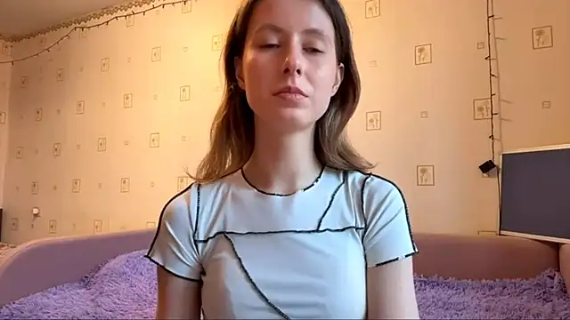 Snapshot of AlesiaGurevich chatting on 06-24-26, 05:44 AlesiaGurevich online show from 06-24-26, 05:44