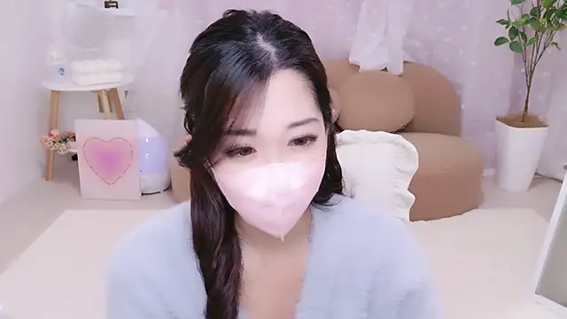 YURIKAsan  online show from 04-05-26, 12:34