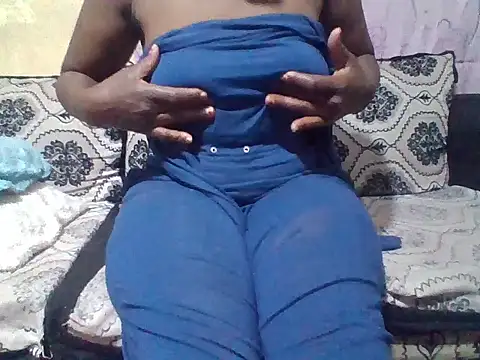 Snapshot of Sexyaryaa chatting on 04-25-26, 02:03 Sexyaryaa online show from 04-25-26, 02:03