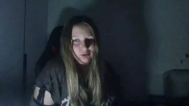 Snapshot of PoliHolly chatting on 03-05-26, 08:16 PoliHolly online show from 03-05-26, 08:16