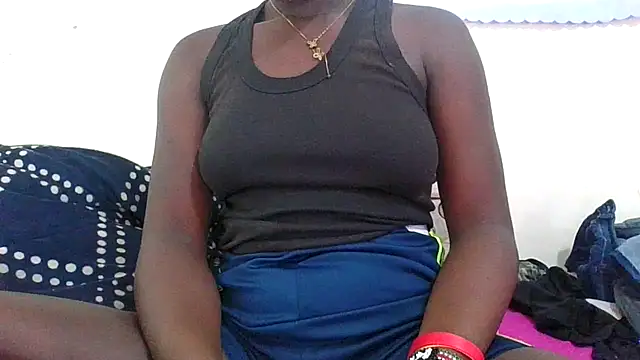 Snapshot of simphiwe23 chatting on 07-18-26, 11:30 simphiwe23 online show from 07-18-26, 11:30