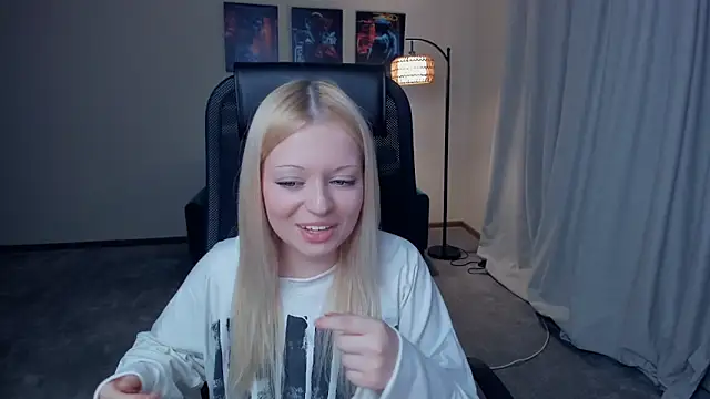 LiliInyart online show from 03-05-26, 02:13