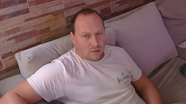 Snapshot of lustonfan chatting on 05-05-26, 01:58 lustonfan online show from 05-05-26, 01:58