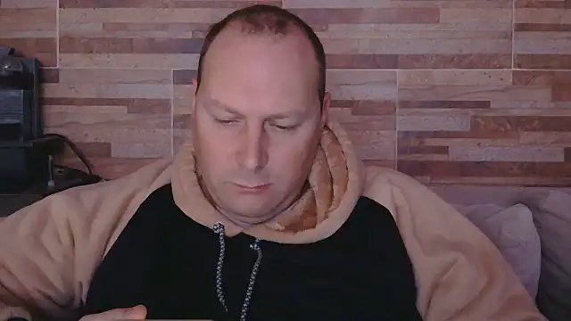 Snapshot of lustonfan chatting on 05-21-26, 11:51 lustonfan online show from 05-21-26, 11:51