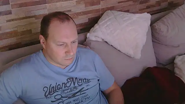 Snapshot of lustonfan chatting on 05-28-26, 12:33 lustonfan online show from 05-28-26, 12:33