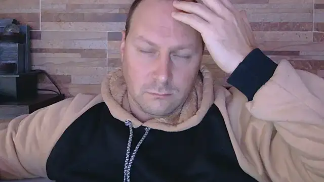 Snapshot of lustonfan chatting on 07-03-26, 12:33 lustonfan online show from 07-03-26, 12:33