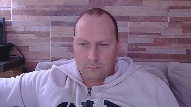 Snapshot of lustonfan chatting on 07-06-26, 12:34 lustonfan online show from 07-06-26, 12:34