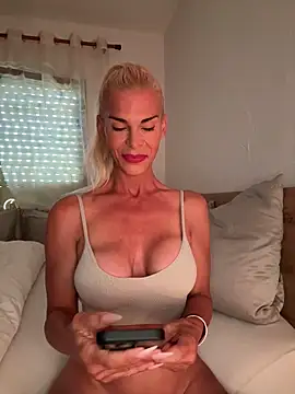Snapshot of Aria_69 chatting on 05-11-26, 01:34 Aria 69 online show from 05-11-26, 01:34