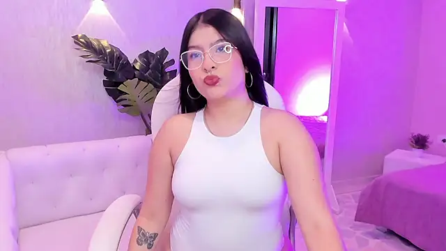 HannaLee333 online show from 04-18-26, 05:15