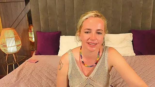 Snapshot of Alaska_Si chatting on 06-06-26, 12:43 Alaska Si online show from 06-06-26, 12:43