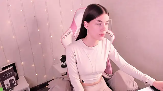 Snapshot of LunaRossaa chatting on 04-23-26, 12:06 LunaRossaa online show from 04-23-26, 12:06
