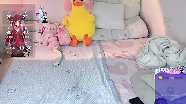 Noelle-2007 online show from 04-25-26, 12:30