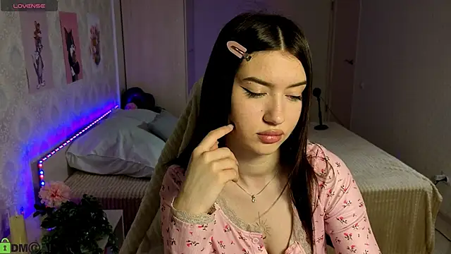 Snapshot of Sugar_Kitten12 chatting on 06-14-26, 01:35 Sugar Kitten12 online show from 06-14-26, 01:35