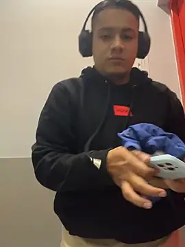 OliverTabordaa online show from 04-08-26, 09:05